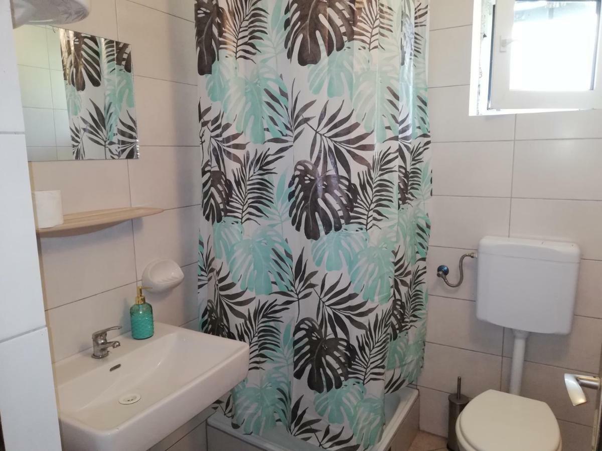 Sobe Zimmer Rooms Nika Tusilovic Esterno foto