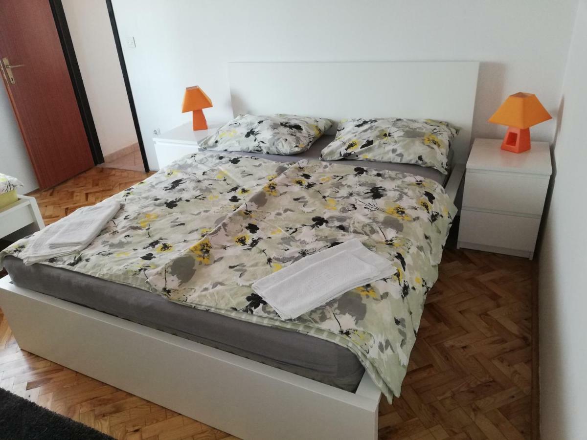 Sobe Zimmer Rooms Nika Tusilovic Esterno foto