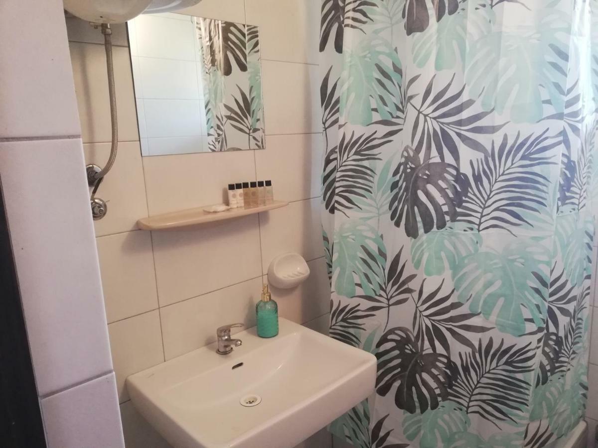 Sobe Zimmer Rooms Nika Tusilovic Esterno foto